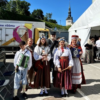 Rahvamuusikapidu "Iseoma", Mõniste kooli muusikapesa. Foto: Erakogu