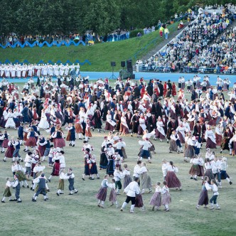 Tantsupidu "Iseoma". Foto: Siim Lõvi